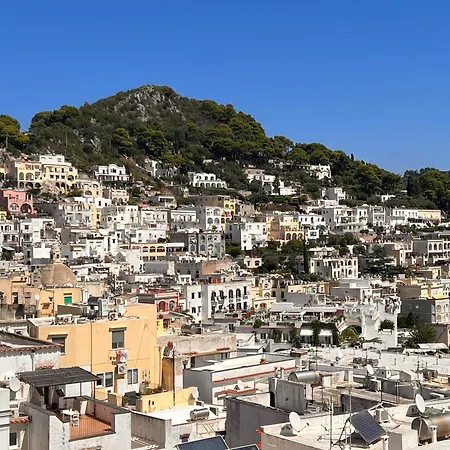 Con Jacuzzi In Piazzetta Сasa de vacaciones *
