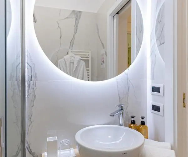 Con Jacuzzi In Piazzetta Capri