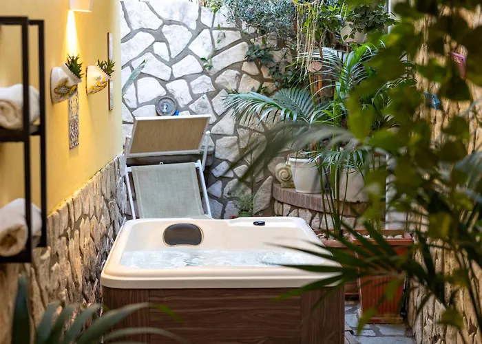 Casa de Férias Con Jacuzzi In Piazzetta *