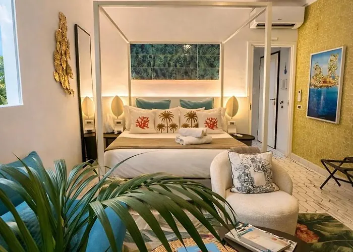 Con Jacuzzi In Piazzetta Capri