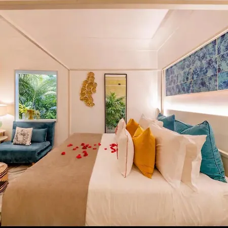 Con Jacuzzi In Piazzetta Ferienhaus Capri