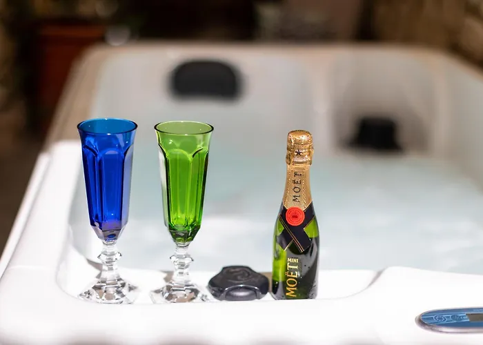 Con Jacuzzi In Piazzetta Ferienhaus Capri